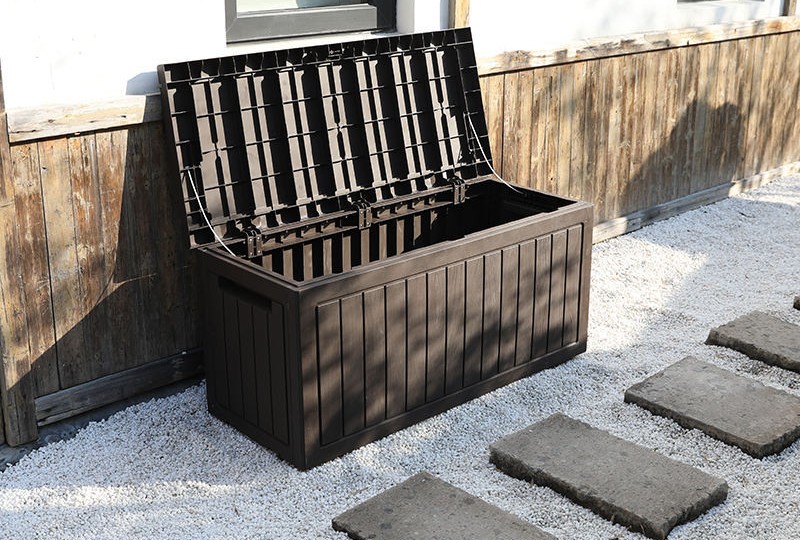 Outdoor Furniture Academic Type Shopping Guide - Plastic Chapter